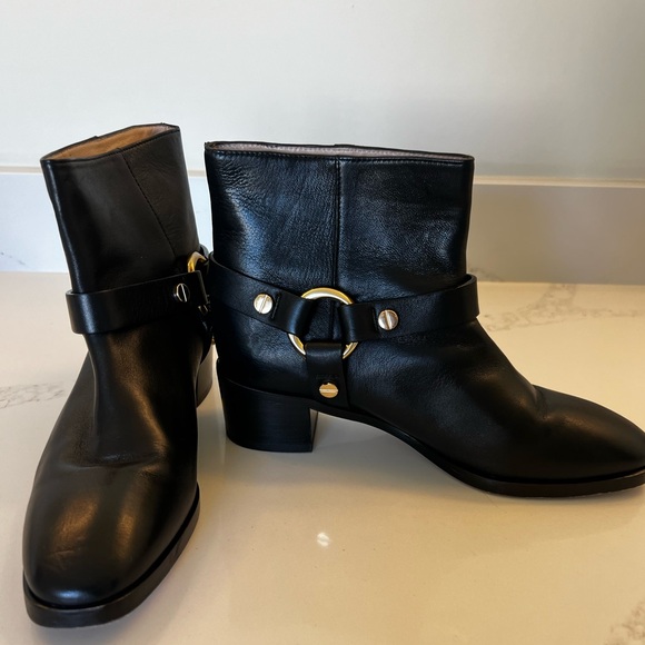 Stuart Weitzman boots in black. Great condition! 7.5 - Picture 2 of 4